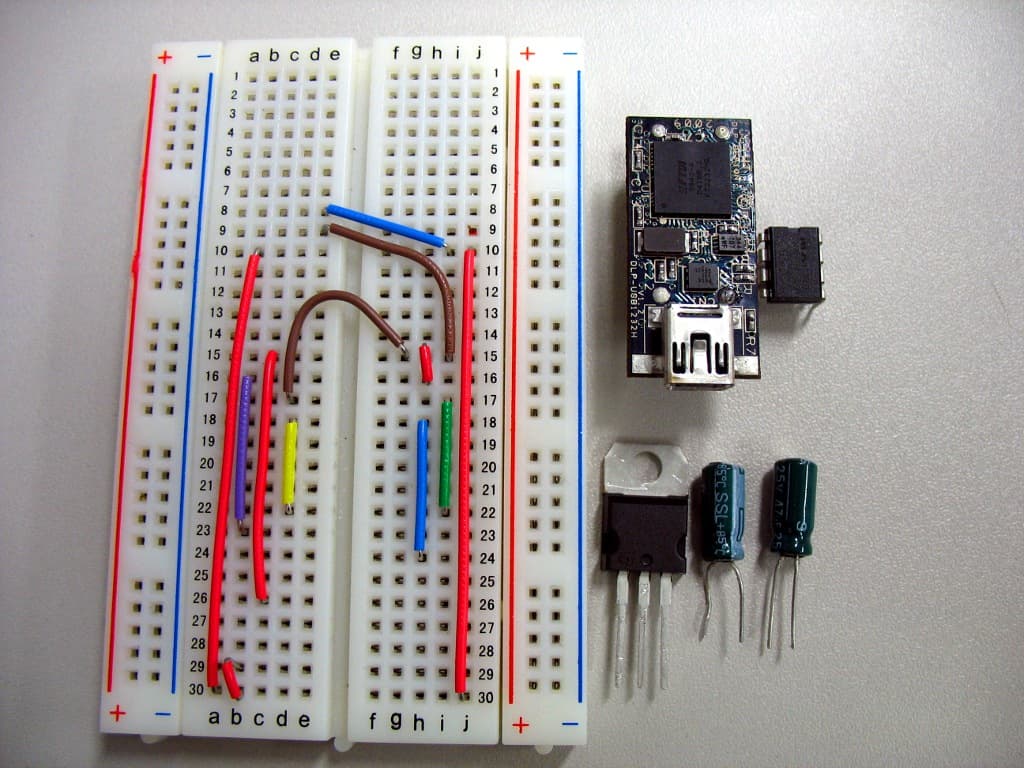 ../../_images/Dlp_usb1232h_spi_programmer_breadboard_2.jpg