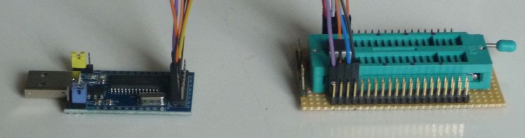 ../../_images/blue_board_additional_IC_socket_with_wiring.jpg